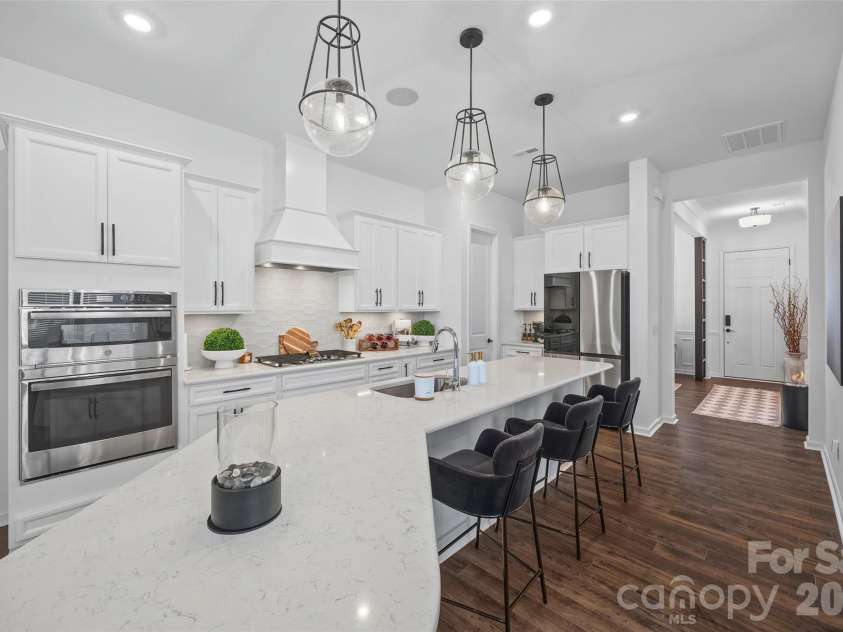 129 Glenn Drive, Mooresville, NC 28115.  MLS# CAR4425120, YatesRealty ID 52293. 
