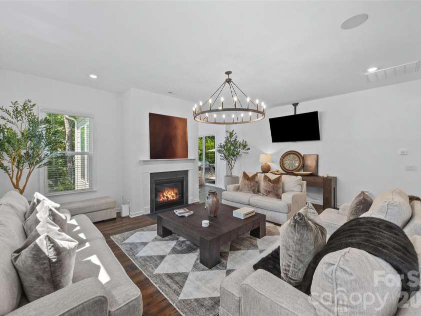 129 Glenn Drive, Mooresville, NC 28115.  MLS# CAR4425120, YatesRealty ID 52293. 