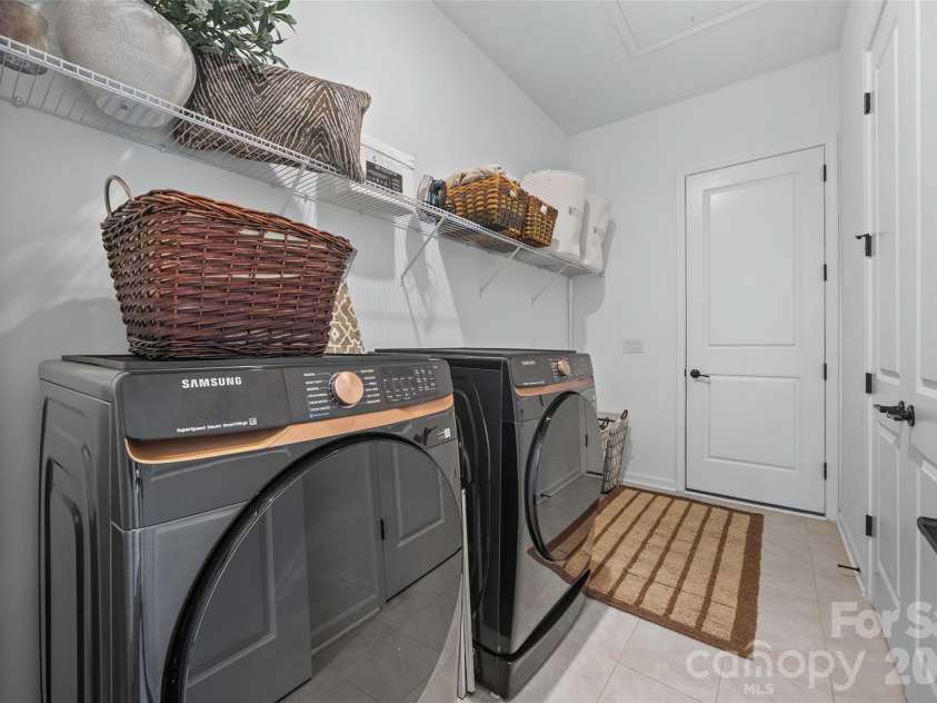 129 Glenn Drive, Mooresville, NC 28115.  MLS# CAR4425120, YatesRealty ID 52293. 