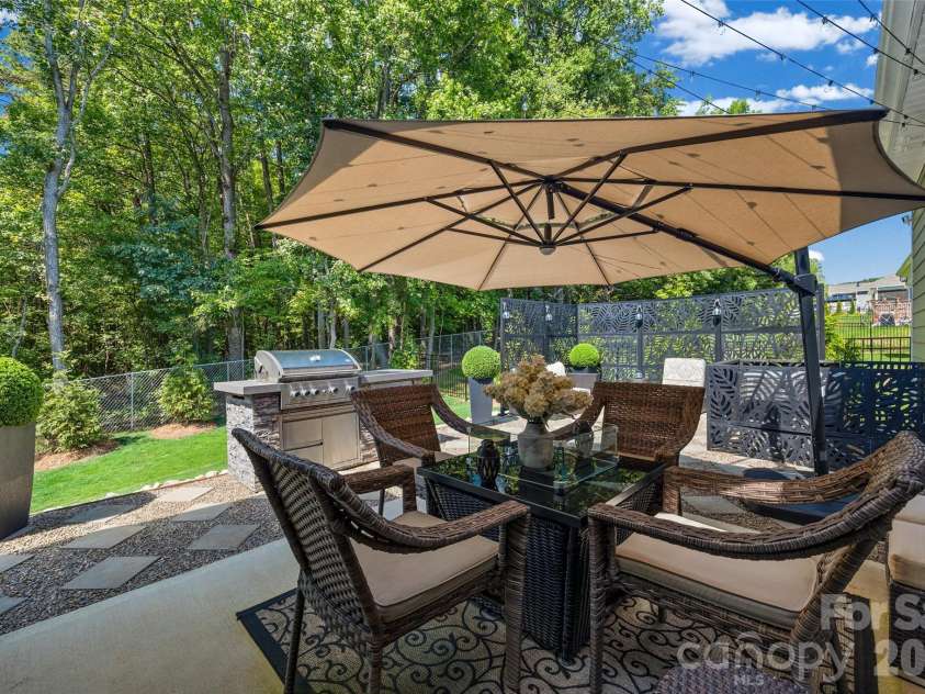 129 Glenn Drive, Mooresville, NC 28115.  MLS# CAR4425120, YatesRealty ID 52293. 
