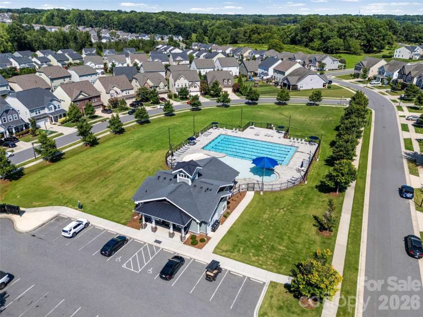 129 Glenn Drive, Mooresville, NC 28115.  MLS# CAR4425120, YatesRealty ID 52293. 