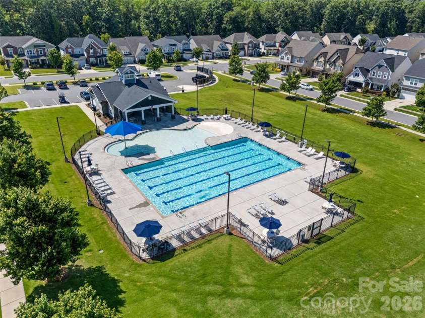 129 Glenn Drive, Mooresville, NC 28115.  MLS# CAR4425120, YatesRealty ID 52293. 