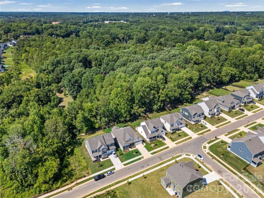 129 Glenn Drive, Mooresville, NC 28115.  MLS# CAR4425120, YatesRealty ID 52293. 