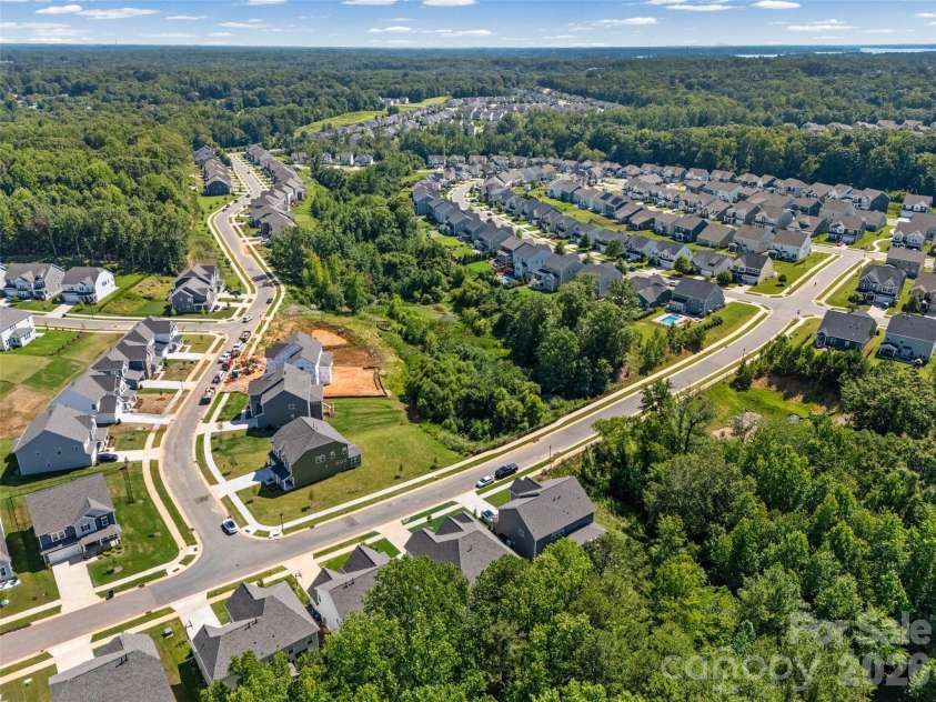 129 Glenn Drive, Mooresville, NC 28115.  MLS# CAR4425120, YatesRealty ID 52293. 