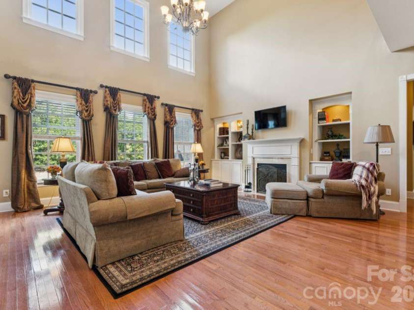 2815 Bevis Lane, Waxhaw, NC 28173.  MLS# CAR4425030, YatesRealty ID 52294. 2-story great room
