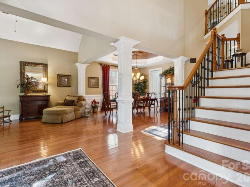 2815 Bevis Lane, Waxhaw, NC 28173.  MLS# CAR4425030, YatesRealty ID 52294. Formal Entryway