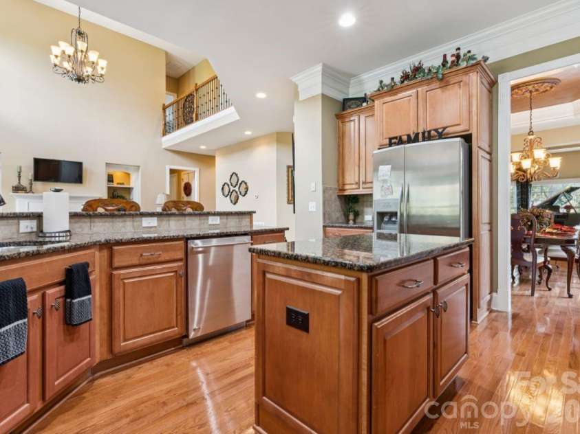 2815 Bevis Lane, Waxhaw, NC 28173.  MLS# CAR4425030, YatesRealty ID 52294. Kitchen
