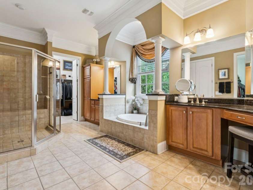 2815 Bevis Lane, Waxhaw, NC 28173.  MLS# CAR4425030, YatesRealty ID 52294. Primary Bathroom