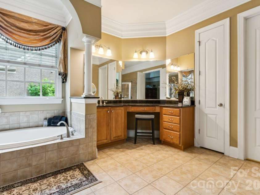 2815 Bevis Lane, Waxhaw, NC 28173.  MLS# CAR4425030, YatesRealty ID 52294. Primary Bathroom