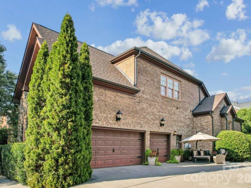 2815 Bevis Lane, Waxhaw, NC 28173.  MLS# CAR4425030, YatesRealty ID 52294. Side-load 3 car garage