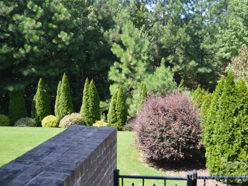 17810 Pawleys Plantation Lane, Charlotte, NC 28278.  MLS# CAR4424921, YatesRealty ID 52295. 