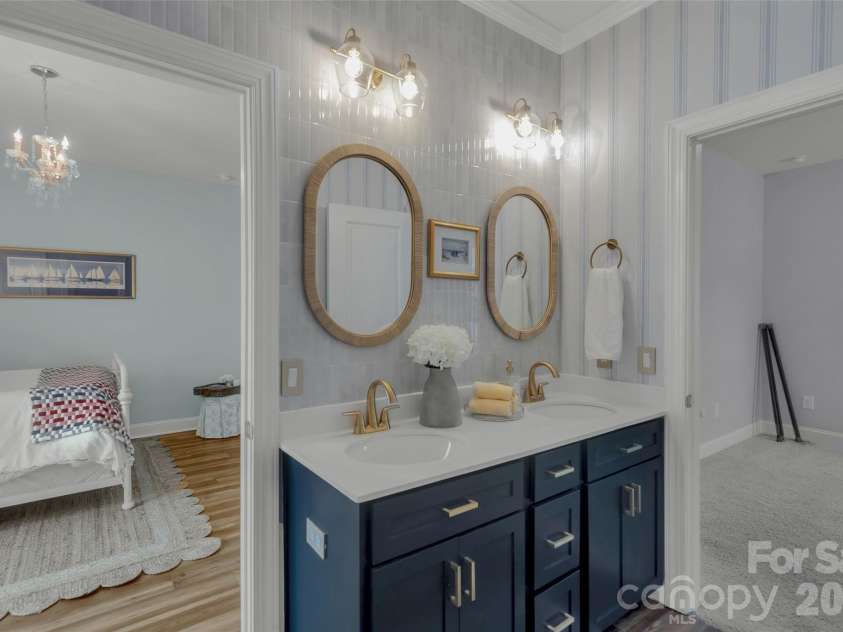 17810 Pawleys Plantation Lane, Charlotte, NC 28278.  MLS# CAR4424921, YatesRealty ID 52295. 