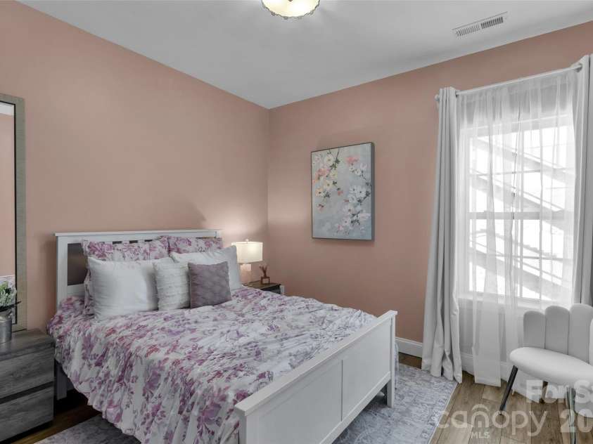 17810 Pawleys Plantation Lane, Charlotte, NC 28278.  MLS# CAR4424921, YatesRealty ID 52295. 
