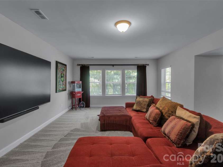 17810 Pawleys Plantation Lane, Charlotte, NC 28278.  MLS# CAR4424921, YatesRealty ID 52295. 