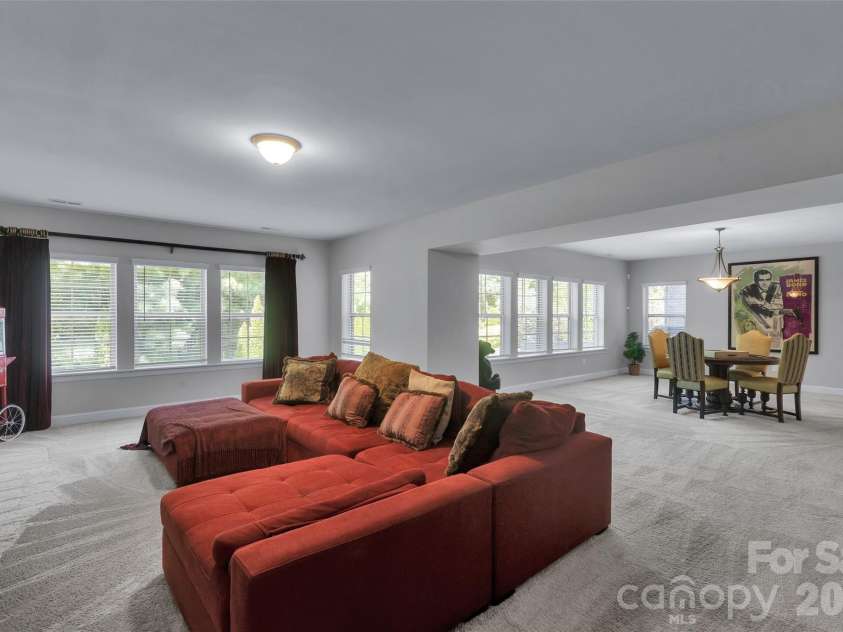 17810 Pawleys Plantation Lane, Charlotte, NC 28278.  MLS# CAR4424921, YatesRealty ID 52295. 