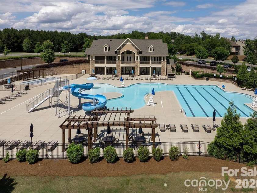 17810 Pawleys Plantation Lane, Charlotte, NC 28278.  MLS# CAR4424921, YatesRealty ID 52295. HOA Amenities