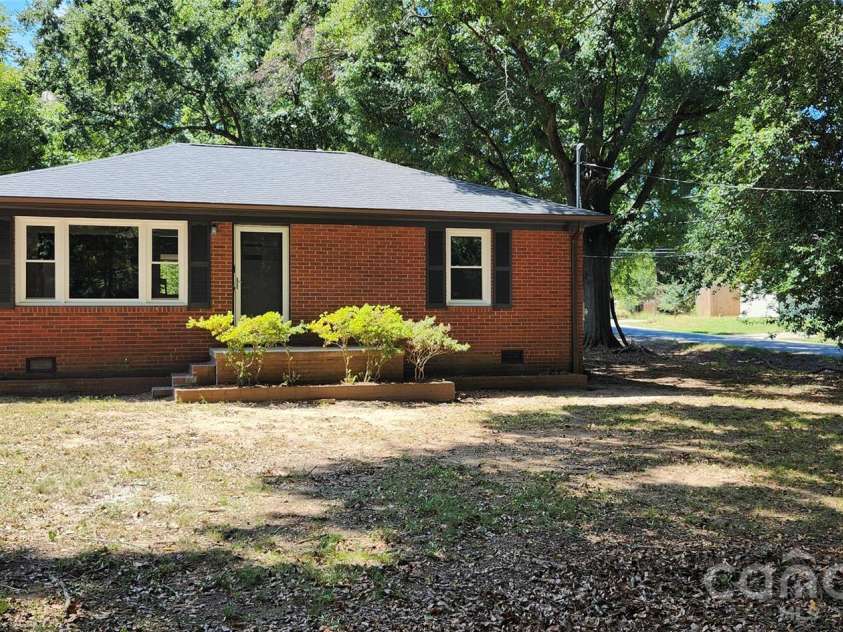 200 Staton Road, Gastonia, NC 28056.  MLS# CAR4423132, YatesRealty ID 52297. 