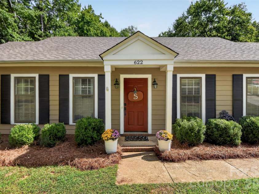 622 Silversmith Lane, Charlotte, NC 28270.  MLS# CAR4422392, YatesRealty ID 52298. 