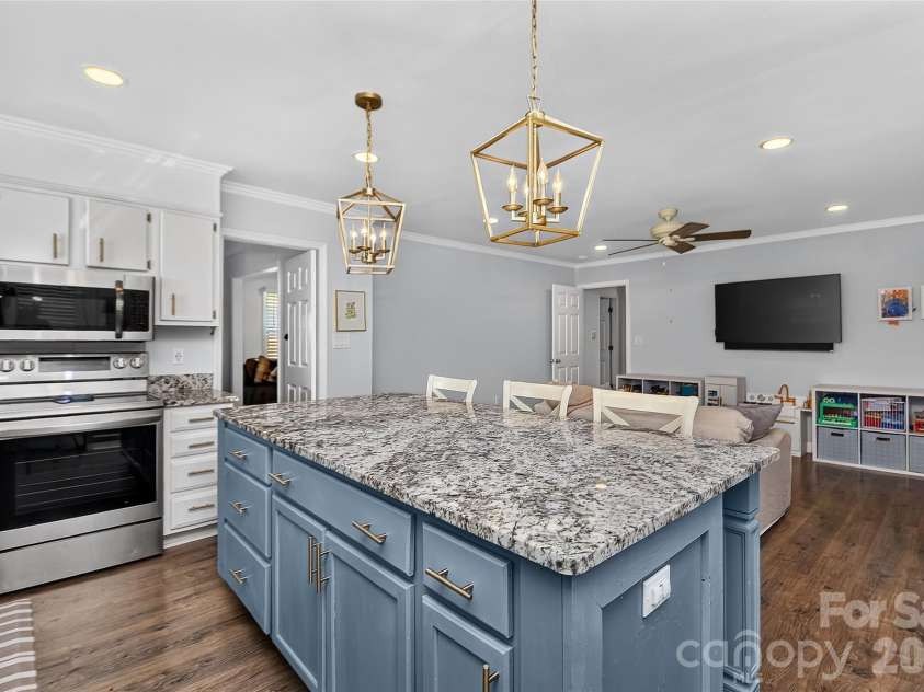 622 Silversmith Lane, Charlotte, NC 28270.  MLS# CAR4422392, YatesRealty ID 52298. 
