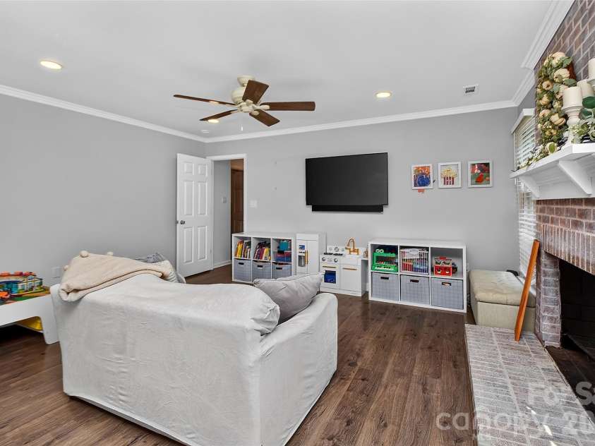 622 Silversmith Lane, Charlotte, NC 28270.  MLS# CAR4422392, YatesRealty ID 52298. 