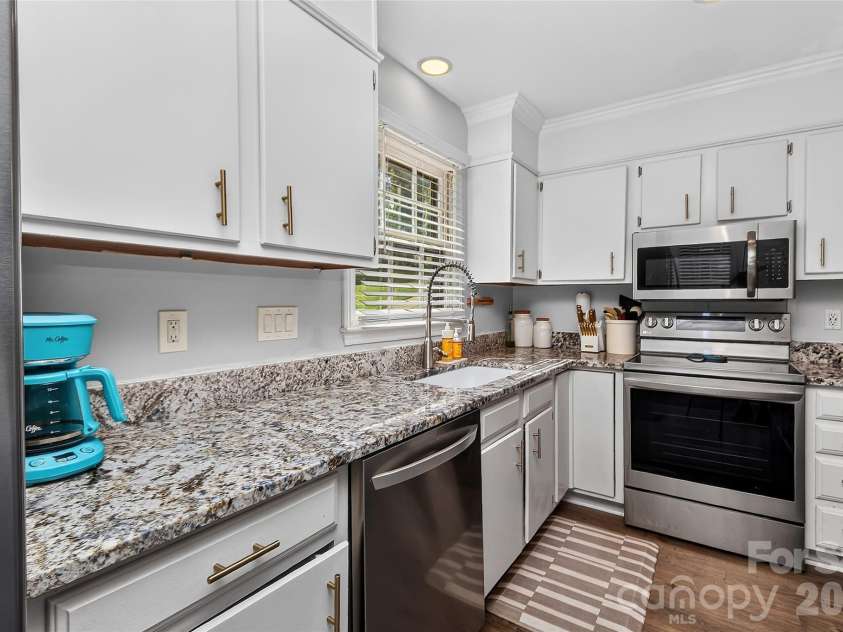 622 Silversmith Lane, Charlotte, NC 28270.  MLS# CAR4422392, YatesRealty ID 52298. 