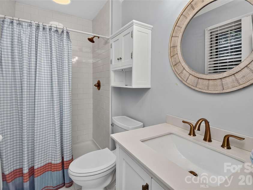 622 Silversmith Lane, Charlotte, NC 28270.  MLS# CAR4422392, YatesRealty ID 52298. 
