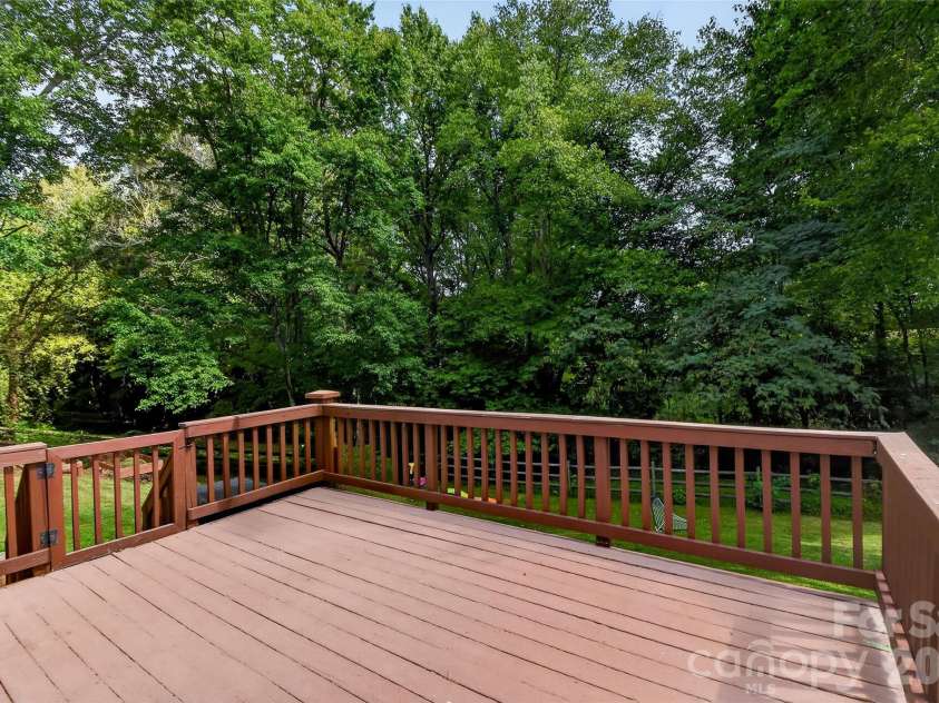 622 Silversmith Lane, Charlotte, NC 28270.  MLS# CAR4422392, YatesRealty ID 52298. 