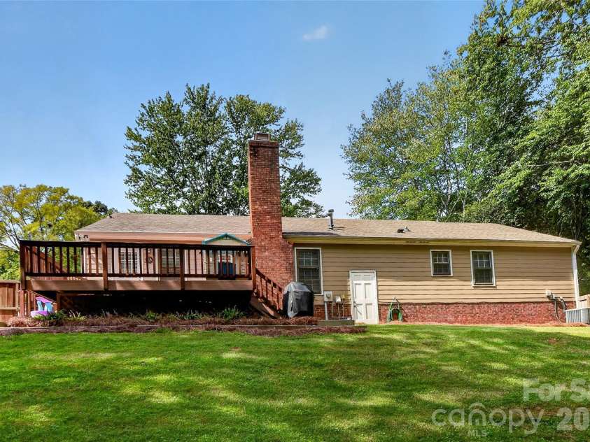622 Silversmith Lane, Charlotte, NC 28270.  MLS# CAR4422392, YatesRealty ID 52298. 