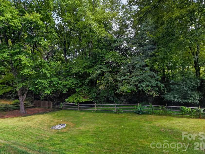 622 Silversmith Lane, Charlotte, NC 28270.  MLS# CAR4422392, YatesRealty ID 52298. 