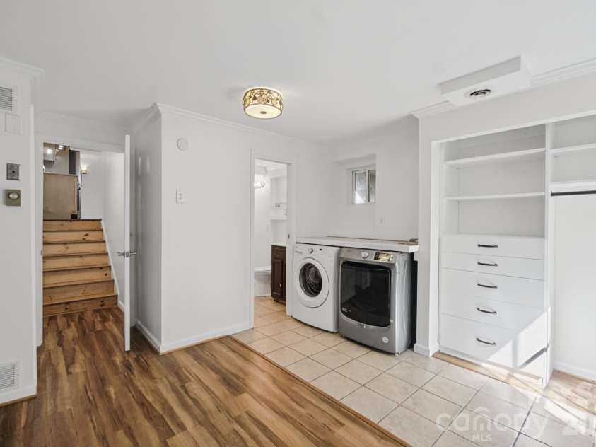 35 Clement Drive, Asheville, NC 28805.  MLS# CAR4422265, YatesRealty ID 52299. Basement suite with laundry and full bath