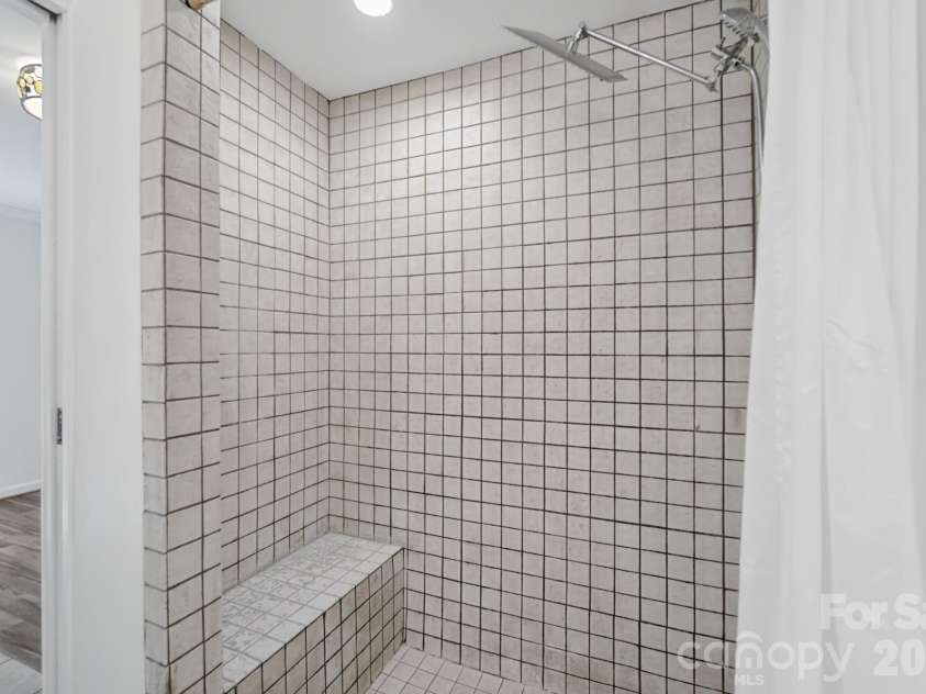 35 Clement Drive, Asheville, NC 28805.  MLS# CAR4422265, YatesRealty ID 52299. Large shower
