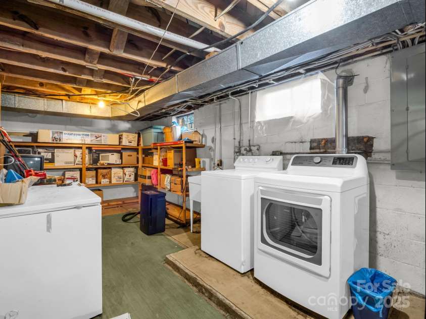 290 Stepp Mill Road, Hendersonville, NC 28792.  MLS# CAR4317367, YatesRealty ID 523. Basement Laundry Area