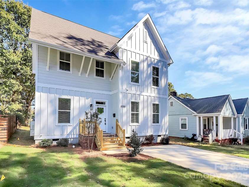3230 Rogers Street, Charlotte, NC 28208.  MLS# CAR4164998, YatesRealty ID 5230. 3230 Rogers Street