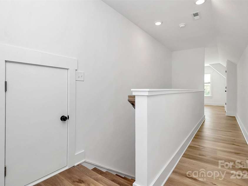 3230 Rogers Street, Charlotte, NC 28208.  MLS# CAR4164998, YatesRealty ID 5230. Third floor flex space with FULL BATH
