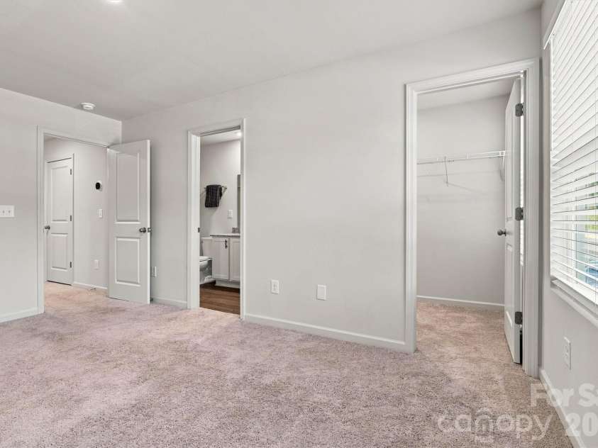 123 Villa Lane, Lincolnton, NC 28092.  MLS# CAR4427216, YatesRealty ID 52301. 