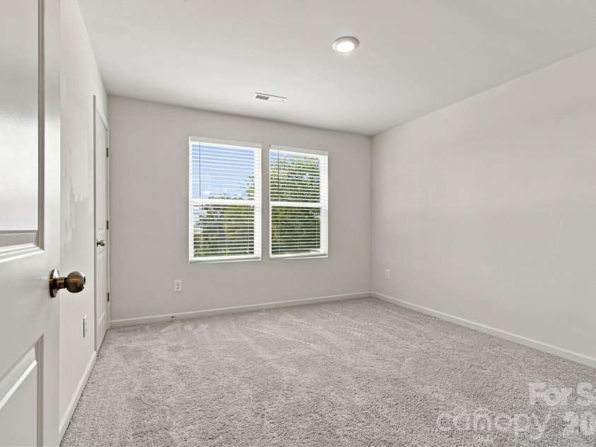 123 Villa Lane, Lincolnton, NC 28092.  MLS# CAR4427216, YatesRealty ID 52301. 