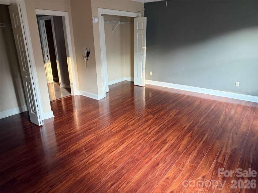 2960 8th Street Court, Hickory, NC 28601.  MLS# CAR4402126, YatesRealty ID 52302. 