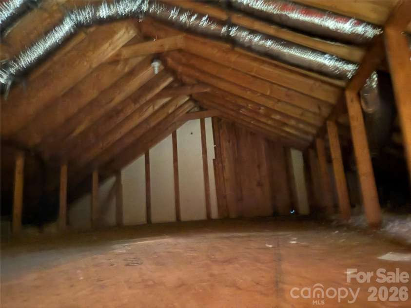 2960 8th Street Court, Hickory, NC 28601.  MLS# CAR4402126, YatesRealty ID 52302. 