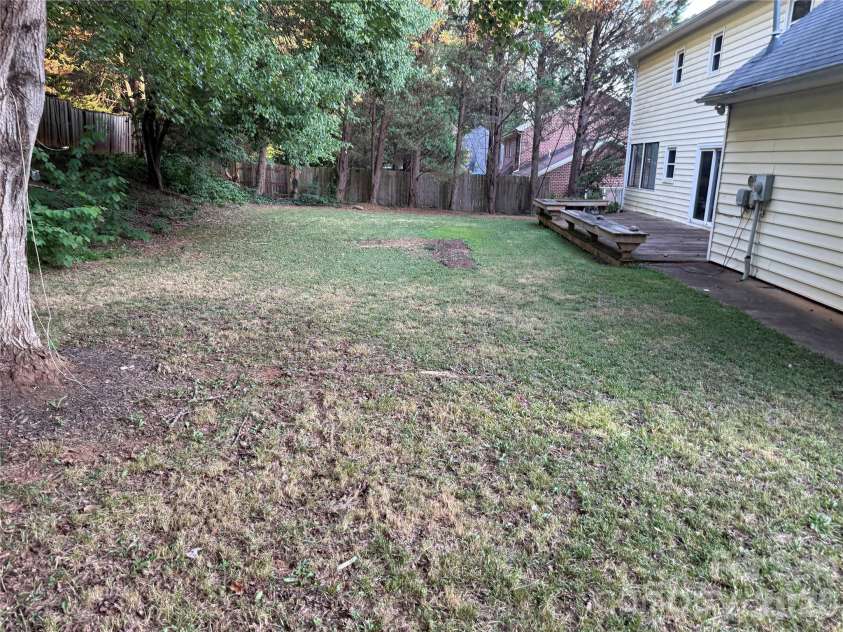 2960 8th Street Court, Hickory, NC 28601.  MLS# CAR4402126, YatesRealty ID 52302. 