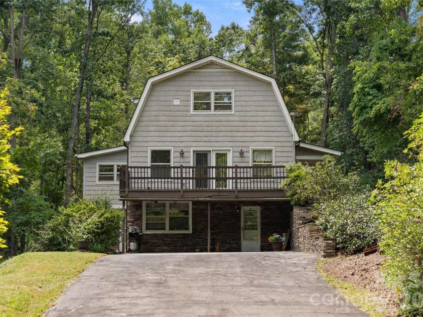 150 Mountain Laurel Lane, Fletcher, NC 28732.  MLS# CAR4378220, YatesRealty ID 52303. 