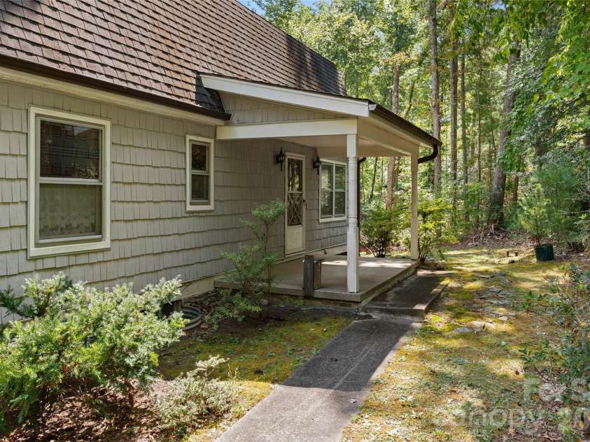 150 Mountain Laurel Lane, Fletcher, NC 28732.  MLS# CAR4378220, YatesRealty ID 52303. 