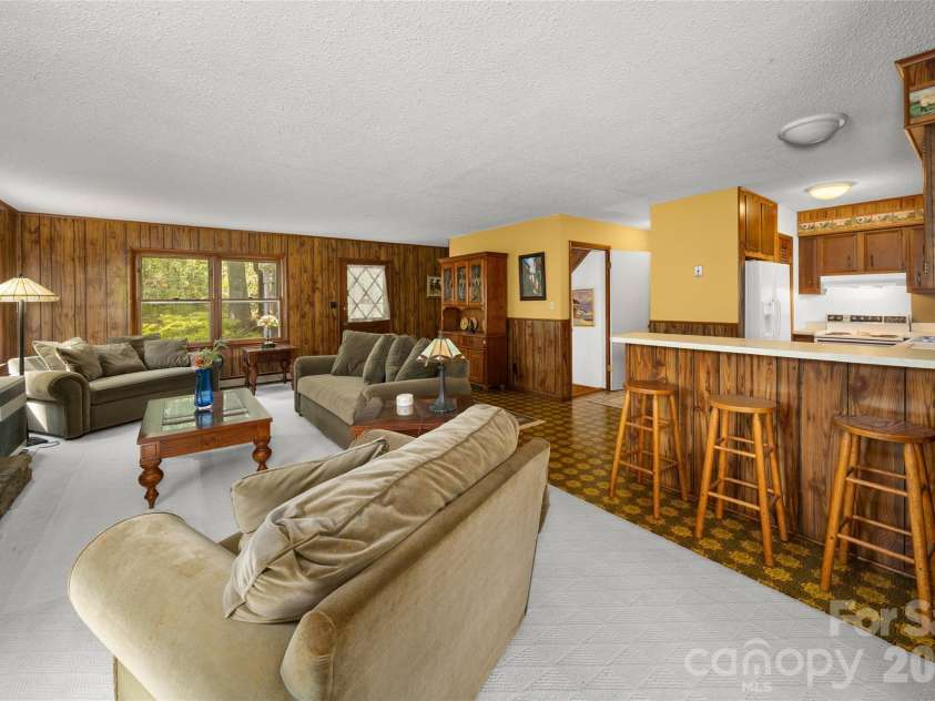 150 Mountain Laurel Lane, Fletcher, NC 28732.  MLS# CAR4378220, YatesRealty ID 52303. 