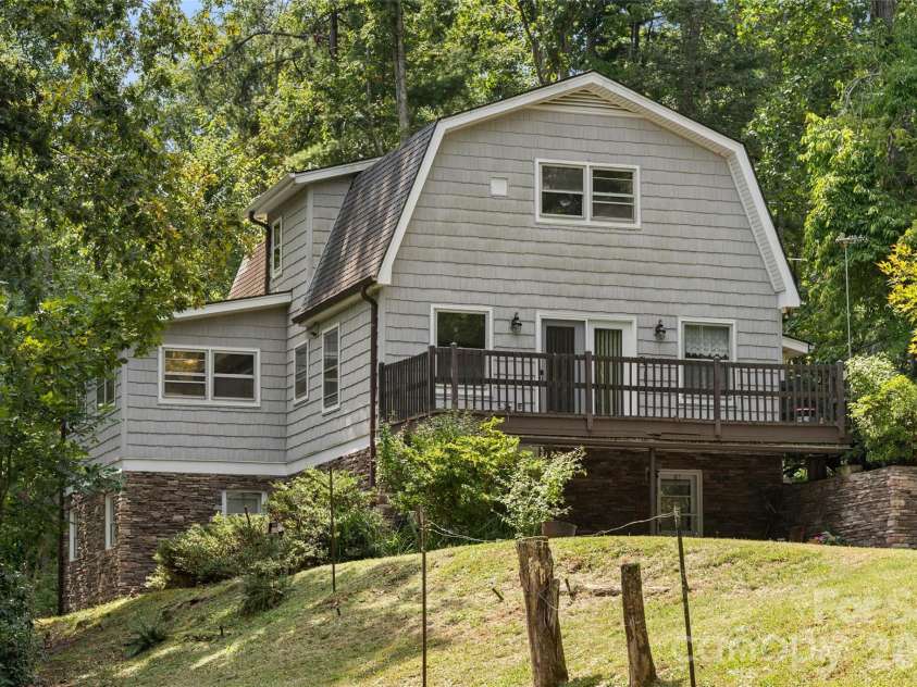 150 Mountain Laurel Lane, Fletcher, NC 28732.  MLS# CAR4378220, YatesRealty ID 52303. 