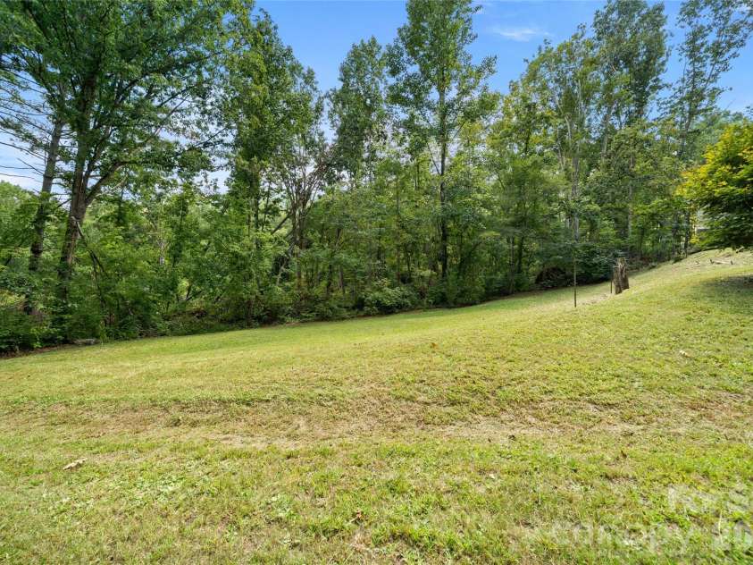 150 Mountain Laurel Lane, Fletcher, NC 28732.  MLS# CAR4378220, YatesRealty ID 52303. 