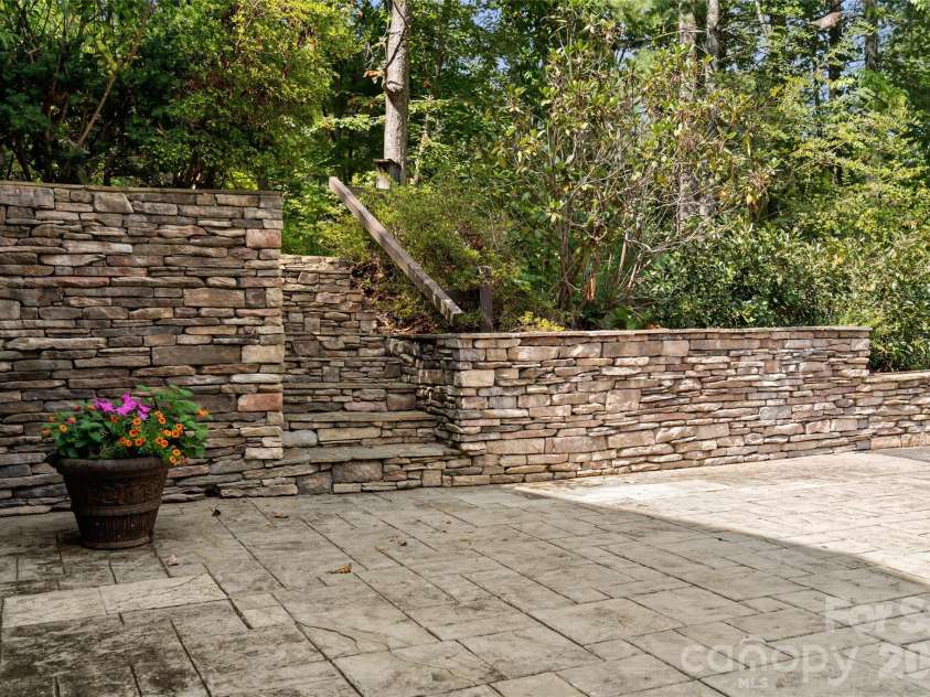 150 Mountain Laurel Lane, Fletcher, NC 28732.  MLS# CAR4378220, YatesRealty ID 52303. 