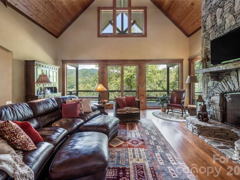 538 Celebration Cove, Clyde, NC 28721.  MLS# CAR4424841, YatesRealty ID 52304. 