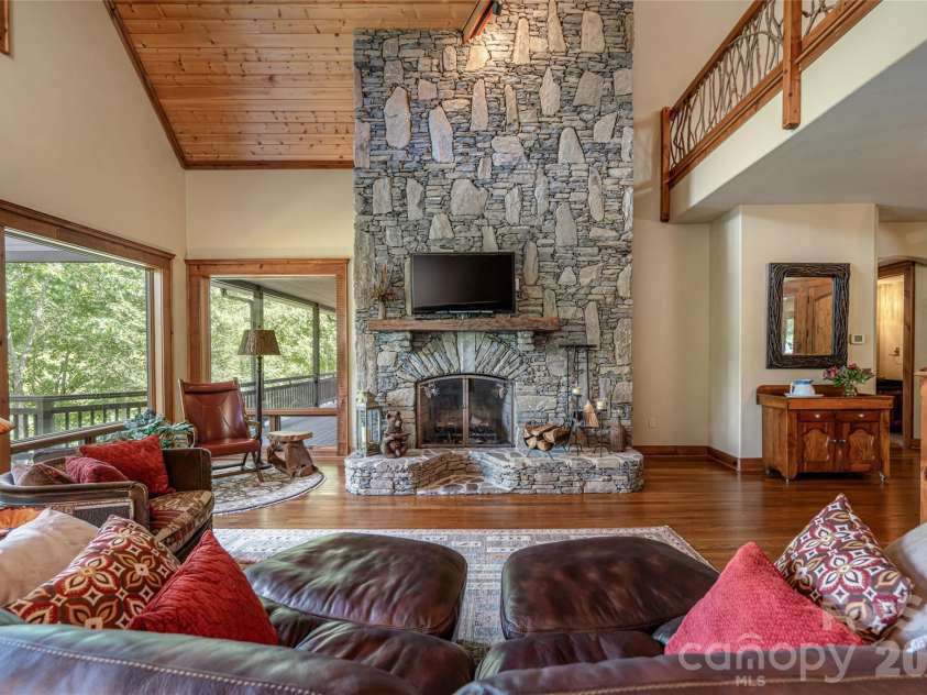 538 Celebration Cove, Clyde, NC 28721.  MLS# CAR4424841, YatesRealty ID 52304. 