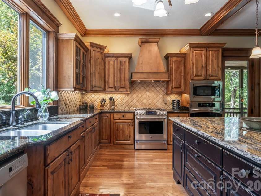 538 Celebration Cove, Clyde, NC 28721.  MLS# CAR4424841, YatesRealty ID 52304. 