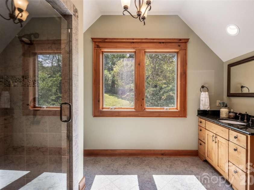 538 Celebration Cove, Clyde, NC 28721.  MLS# CAR4424841, YatesRealty ID 52304. Ensuite guest bath #1