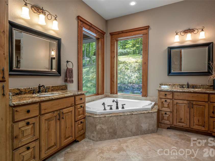 538 Celebration Cove, Clyde, NC 28721.  MLS# CAR4424841, YatesRealty ID 52304. Primary Bath on Main